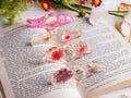 Real Birth Flower Resin Book Page Holder,Flower Thumb Page Holder Acrylic,Book Accessories, Book Lover Gift,Flower Pressed Birthday Gift