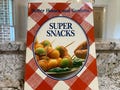 Better Homes and Gardens SUPER SNACKS Cookbook
